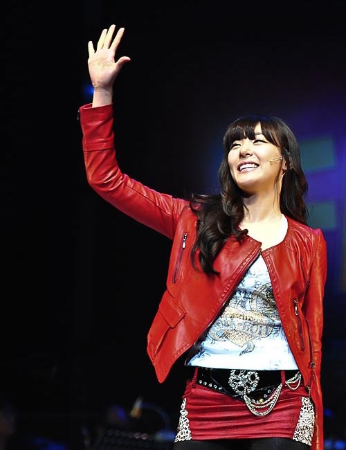 SJ<em>银赫少女时代</em>Tiffany等亮相音乐剧首演(组图