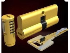 步阳防盗门换锁芯C级锁步阳防盗门维修图3