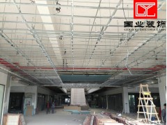 上海轻钢龙骨吊顶隔墙价格，厂房装修价格，石膏板矿棉板吊顶价格图3