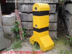 湖南长沙，水泥防撞墩，水泥护栏墩，水泥水马，公路墩，石墩图2
