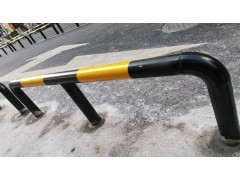 U型护栏U型挡车器道路分道柱隔离桩钢管防护桩图2