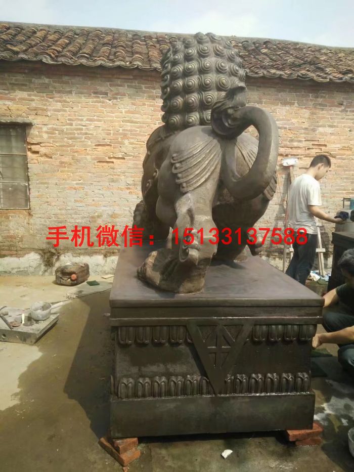 铜狮子雕塑1