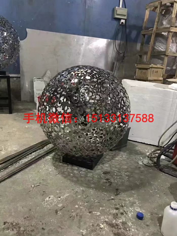 灯光球形雕塑 不锈钢镂空球灯光雕塑