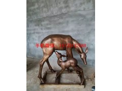 母子鹿铜雕塑，小鹿吃奶铜雕塑图2