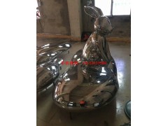 上海小兔子镜面雕塑，公园不锈钢兔子雕塑厂家图3