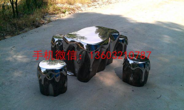 不锈钢镜面雕塑9