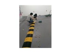 深圳现货道路减速带/停车场上下坡优质橡胶减速带厂家图2