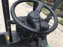 出售进口电瓶叉车丰田三支点电瓶叉车转让图3