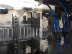 DGS-110A口服液塑料瓶自动成型灌装封口机图2