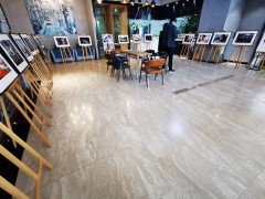 苏州松木画架出租|木质三角摆放画架三脚画架租赁图2