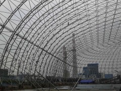 大跨度弧形网架煤棚，球型料仓网架安装施工公司图5