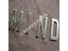 箱包电压标高频热切标压字亮面TPU金属色电压标立体压烫标图5