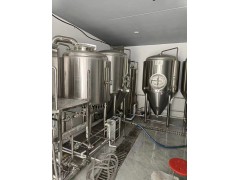 500升小型精酿啤酒设备酒馆自动化啤酒生产设备图1