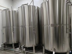 供应南京啤酒厂大型自动化精酿啤酒设备 年产1000吨啤酒设备图4