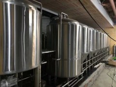 抚顺小啤酒厂产量6吨的精酿啤酒酿造设备啤酒发酵罐酿酒设备图2