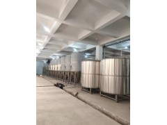 抚顺小啤酒厂产量6吨的精酿啤酒酿造设备啤酒发酵罐酿酒设备图4